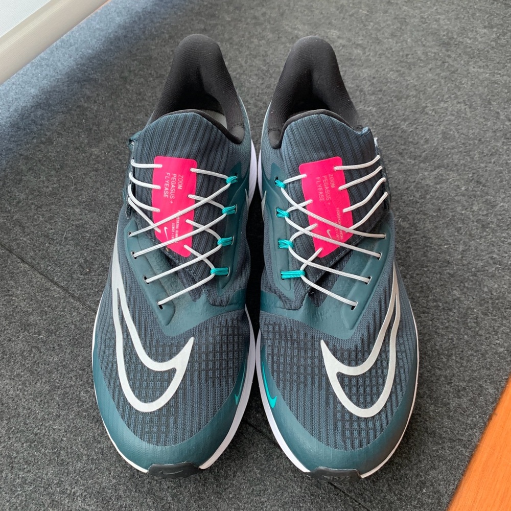 Nike Air Zoom Pegasus 30 Dark Green Size 9.5